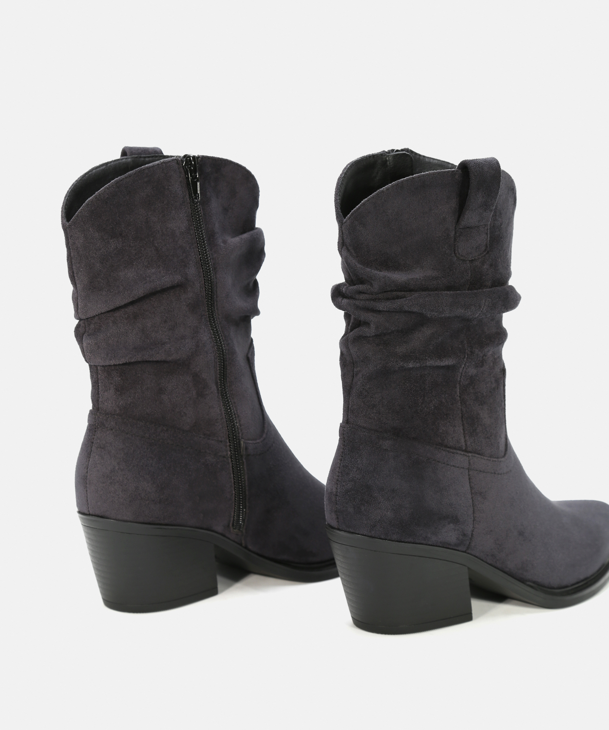 Botas tac&oacute;n media ca&ntilde;a grises slouchy  image number null